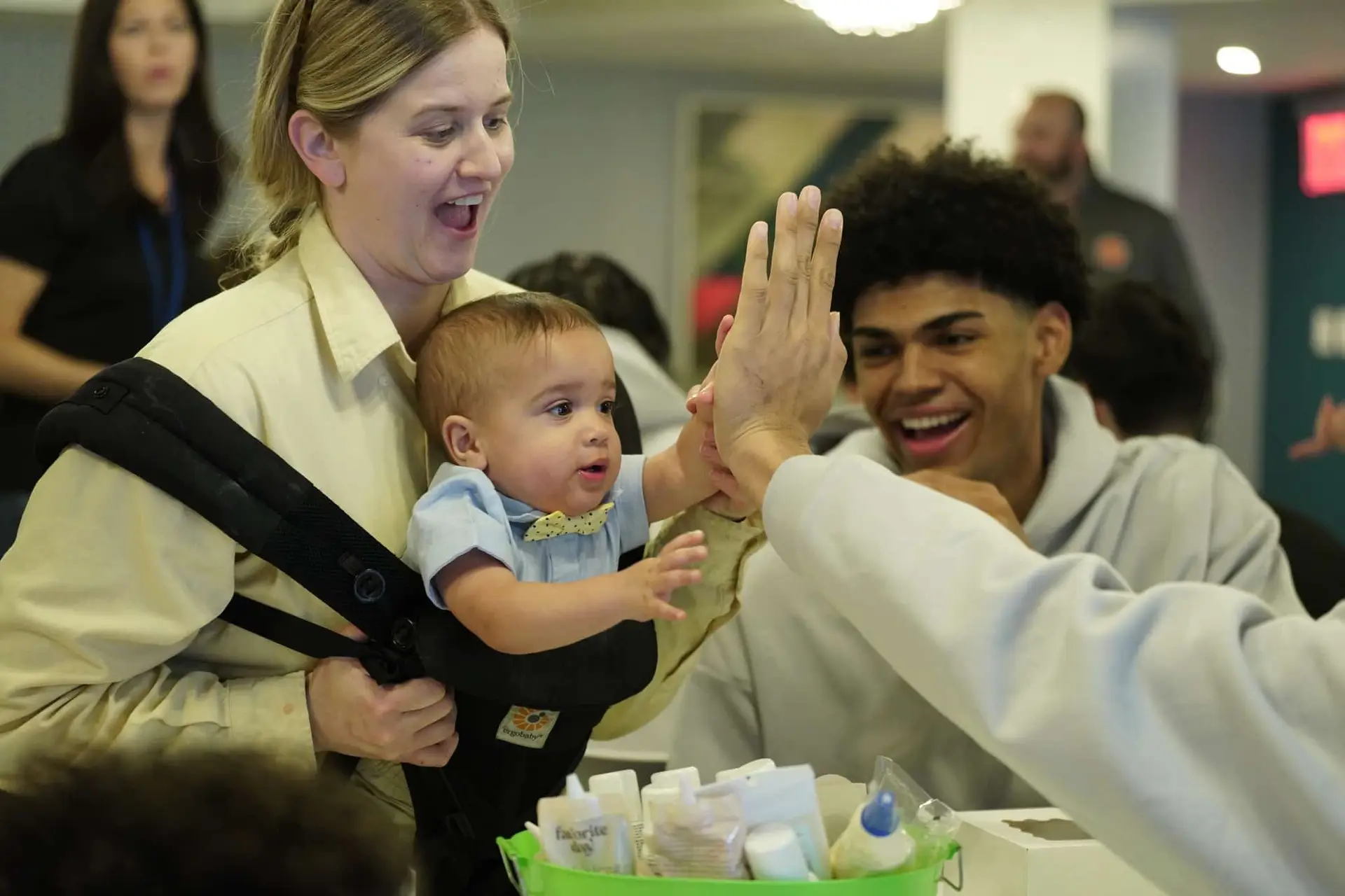 Mcdonald'S All American Basketball Team Makes Epic Entrance At Ronald Mcdonald House 2 mcdonald's all american games