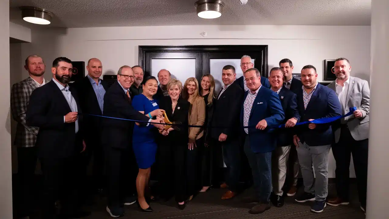 New York Islanders Clark Gillies Media Room Now Open To Resident Families 2